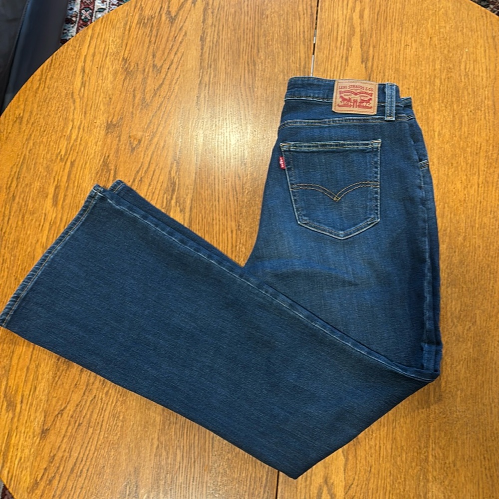 Woman’s Levi 726 Flare Jeans